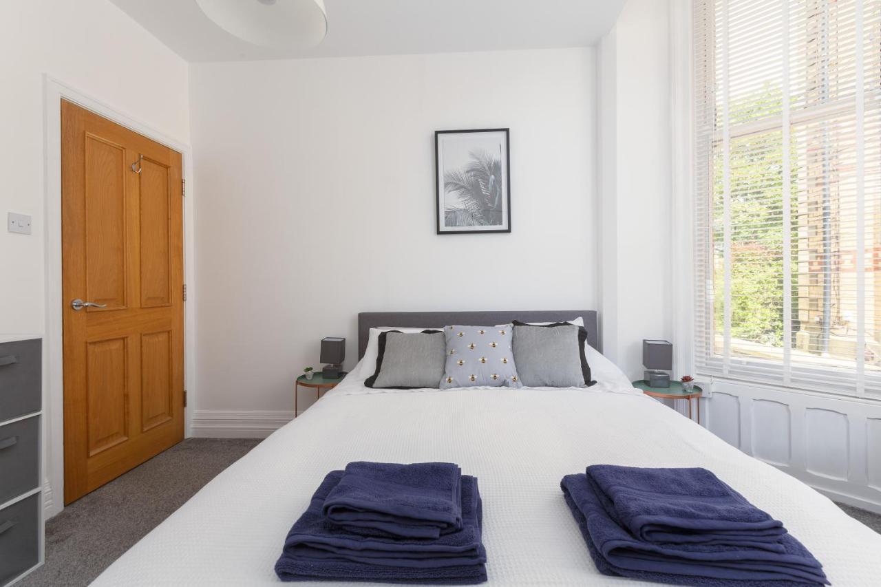 Charles Alexander Short Stay - Clifton Drive Beach Retreat ลิธึม เซนต์ แอนน์ส ภายนอก รูปภาพ
