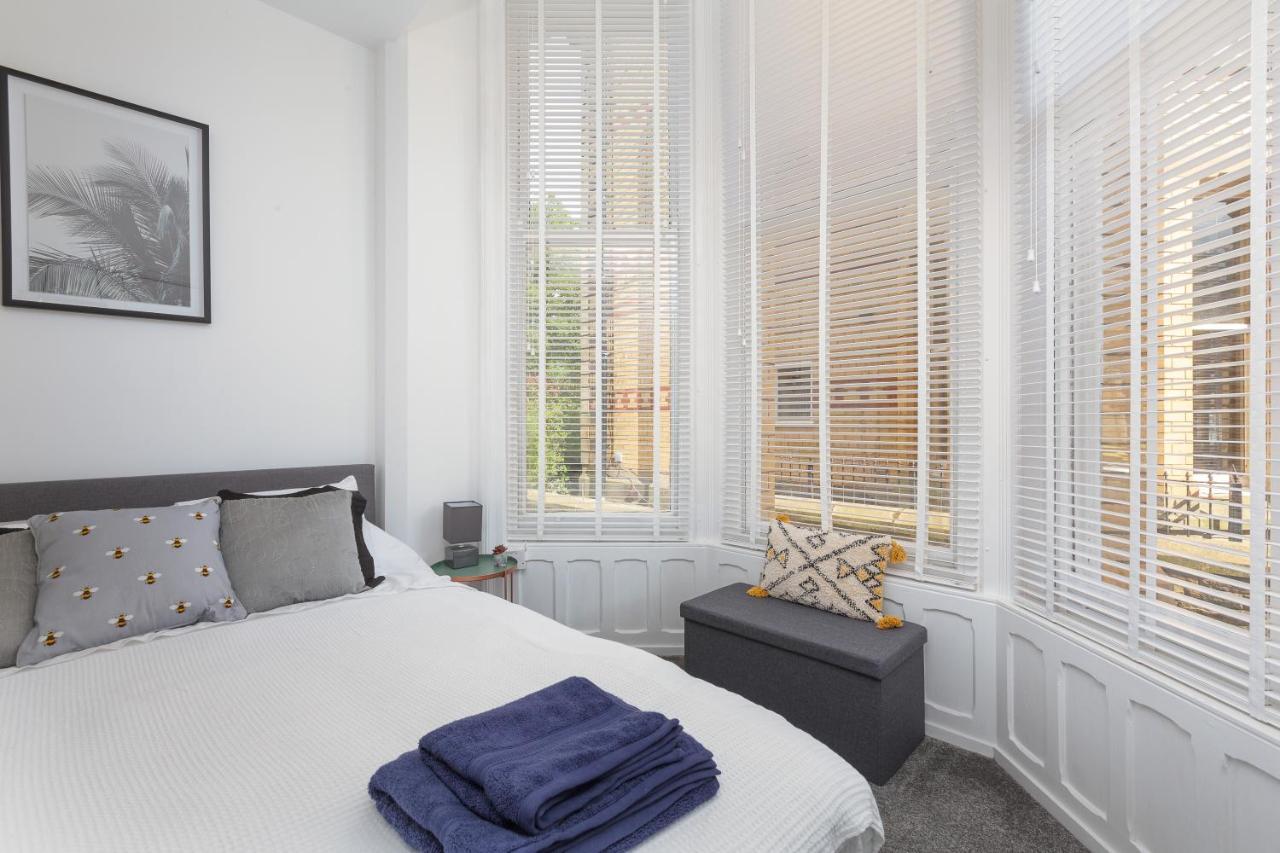 Charles Alexander Short Stay - Clifton Drive Beach Retreat ลิธึม เซนต์ แอนน์ส ภายนอก รูปภาพ