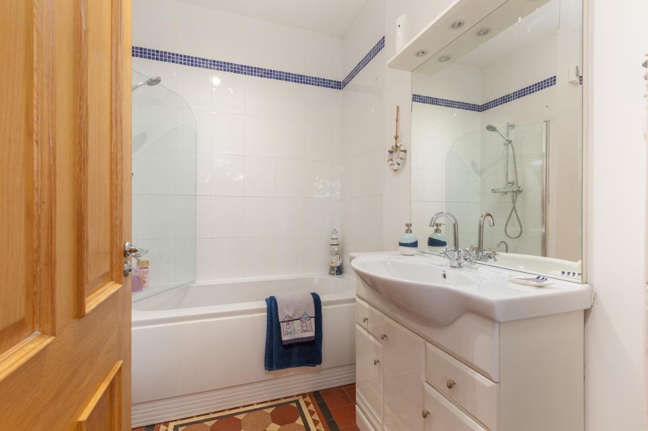 Charles Alexander Short Stay - Clifton Drive Beach Retreat ลิธึม เซนต์ แอนน์ส ภายนอก รูปภาพ