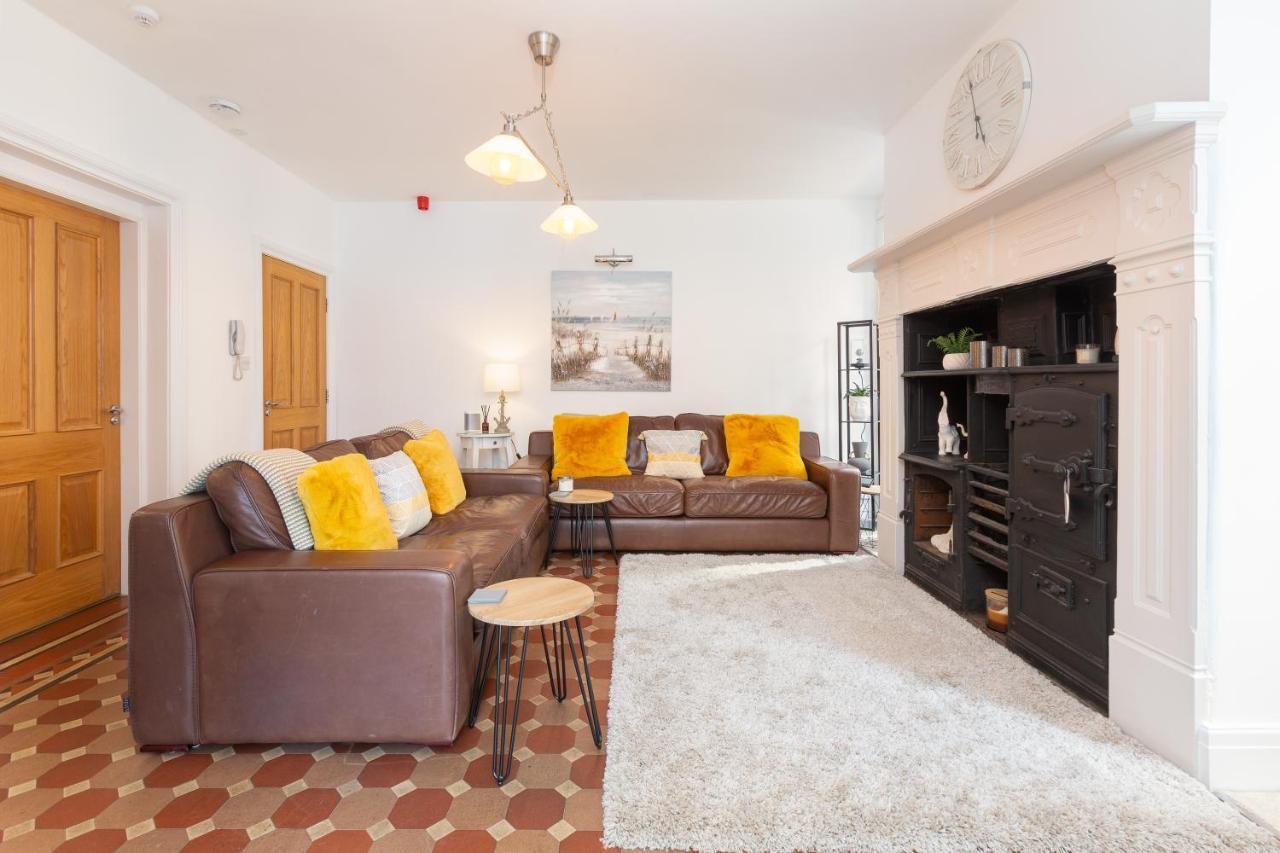 Charles Alexander Short Stay - Clifton Drive Beach Retreat ลิธึม เซนต์ แอนน์ส ภายนอก รูปภาพ