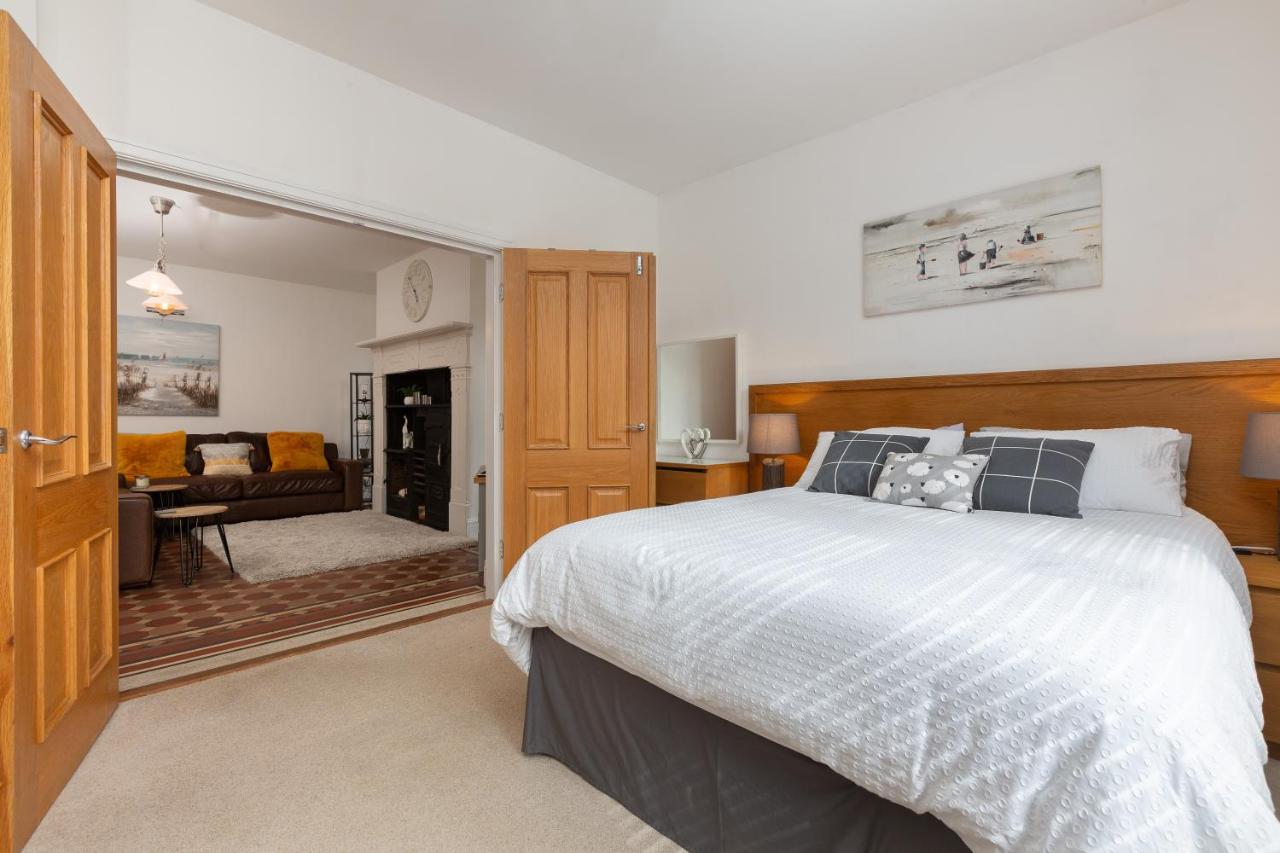 Charles Alexander Short Stay - Clifton Drive Beach Retreat ลิธึม เซนต์ แอนน์ส ภายนอก รูปภาพ
